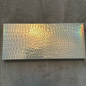 ANASTASIA BEVERLY HILLS JACKIE AINA EYESHADOW AND PRESSED PIGMENT PALETTE